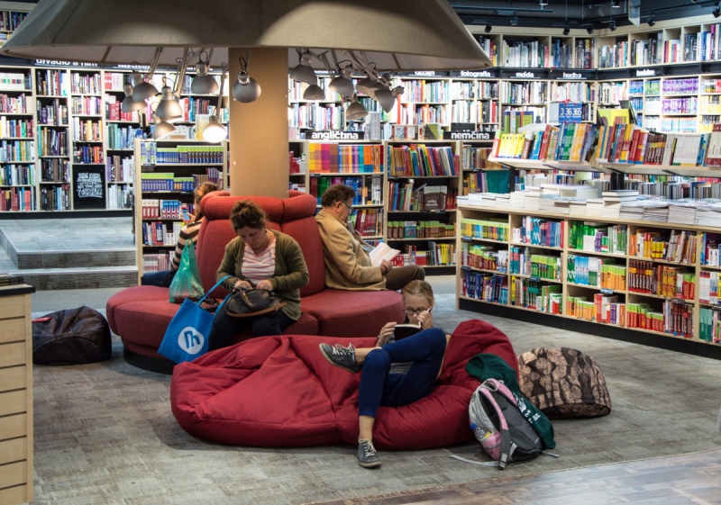 boutique-GRIMAUD-min_books_bookstore_book_reader_readers_reading_shop_sale_books-849006